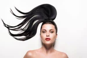 Glänzende Mähne in Sekunden: Dein neuer Look für jeden Anlass